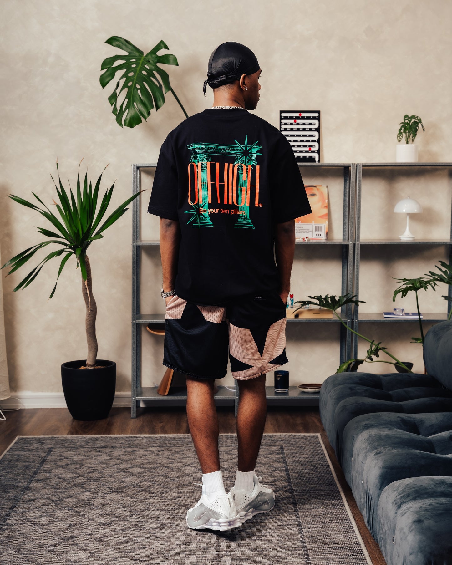 OFFHIGH PILLARS BLACK TSHIRT