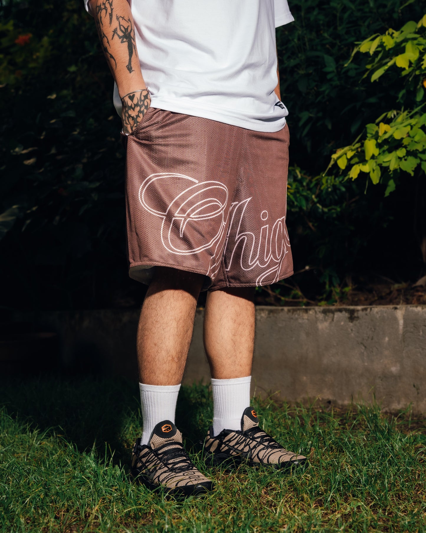 OFFHIGH SCRIPT CHOCO MESH SHORT (NEW FIT)