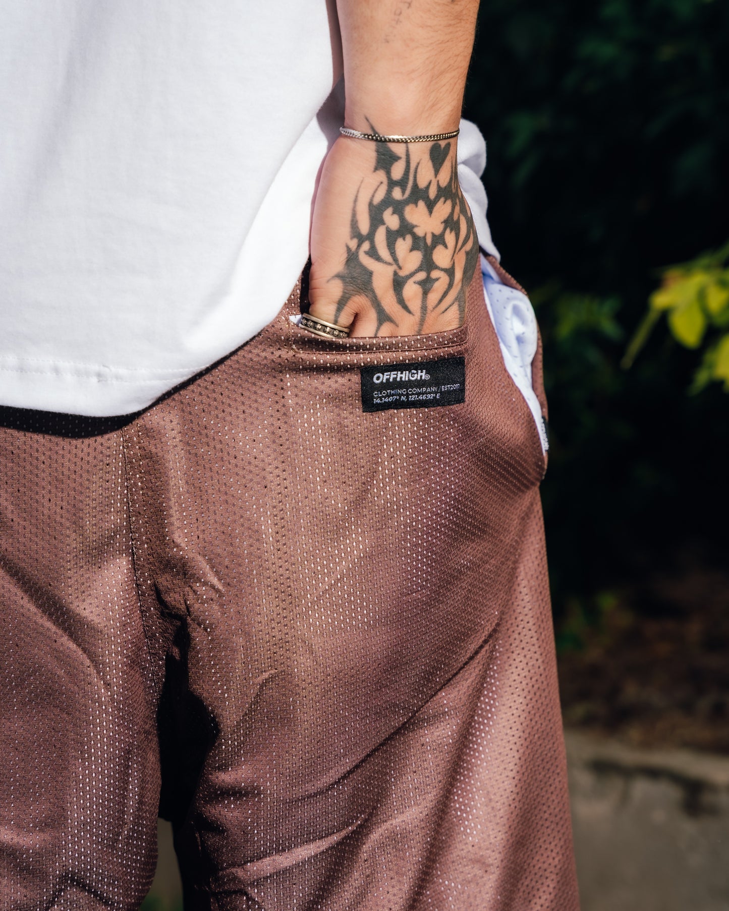 OFFHIGH SCRIPT CHOCO MESH SHORT (NEW FIT)