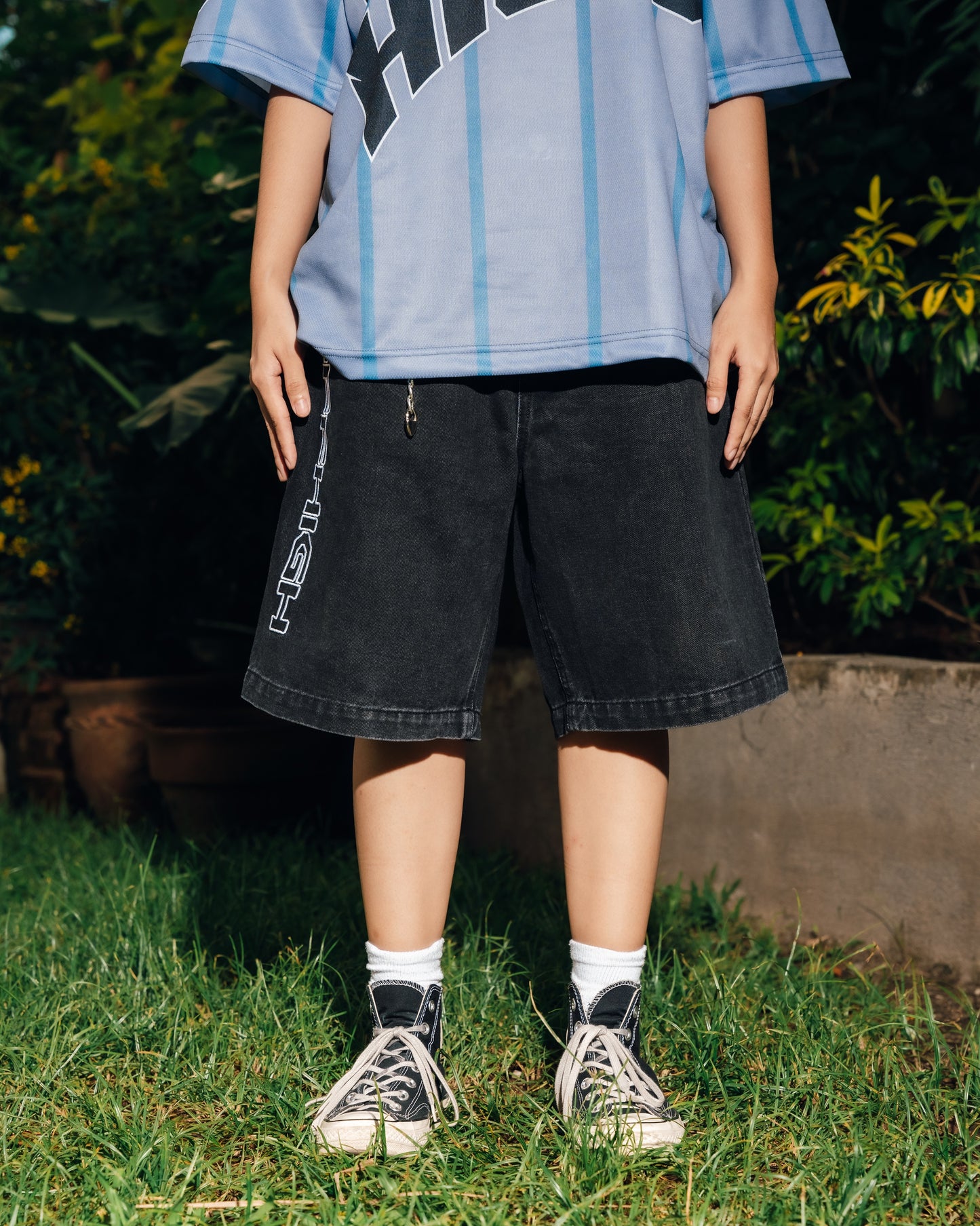 OFFHIGH JAGGED BLACK DENIM SHORT