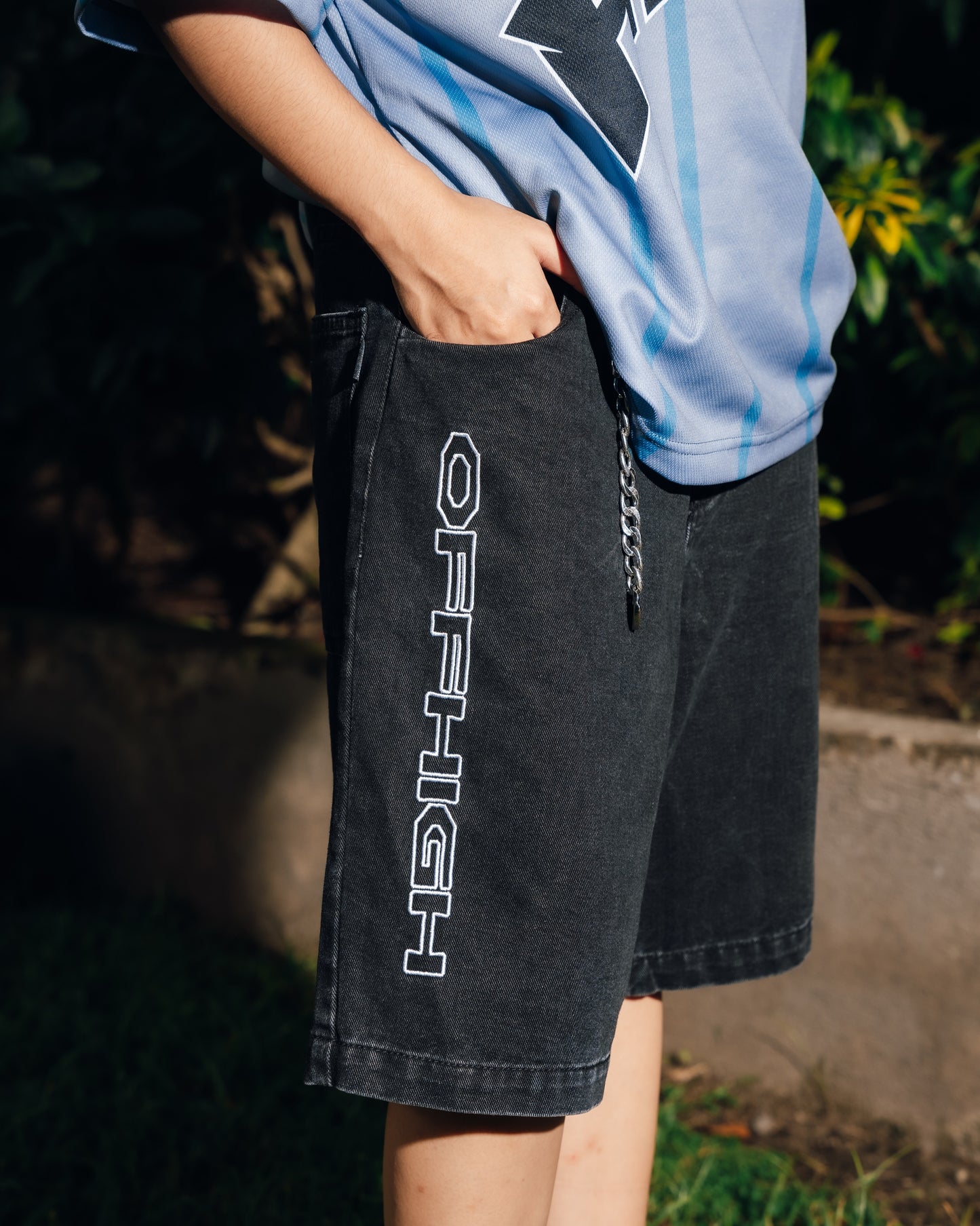 OFFHIGH JAGGED BLACK DENIM SHORT