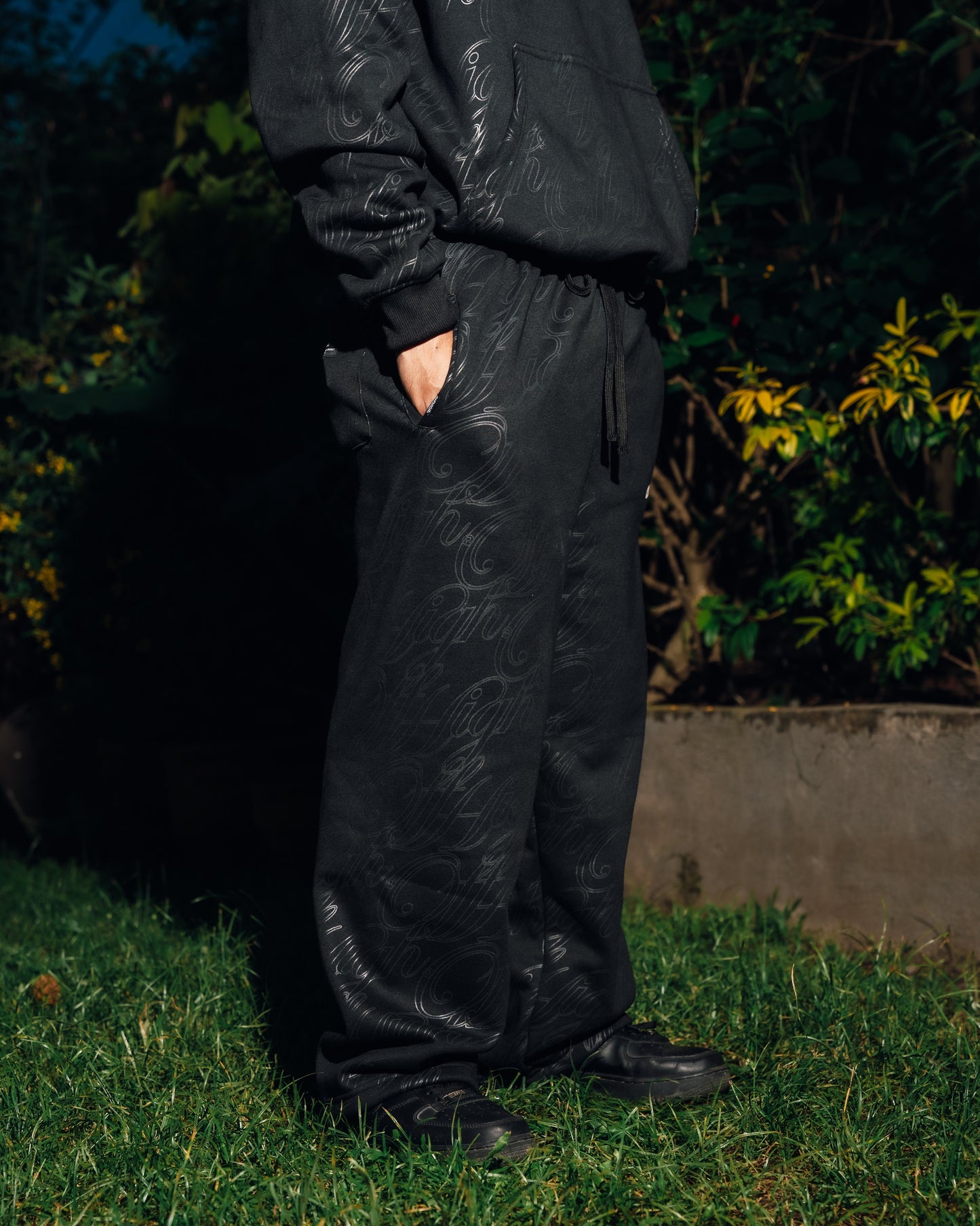 OFFHIGH OUTLAW BLACK SWEAT PANTS