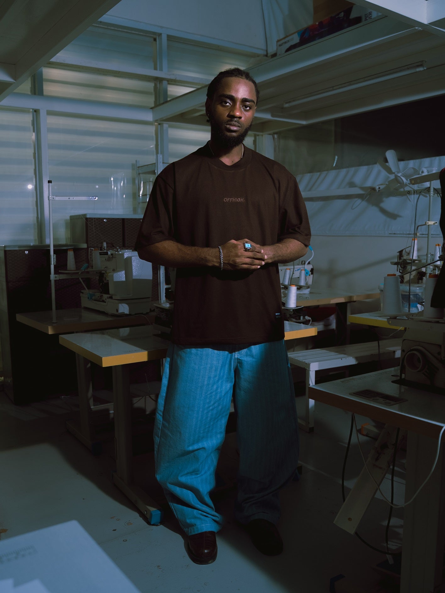 OFFHIGH SHADOW THREAD CHOCO TSHIRT (BOXY FIT)