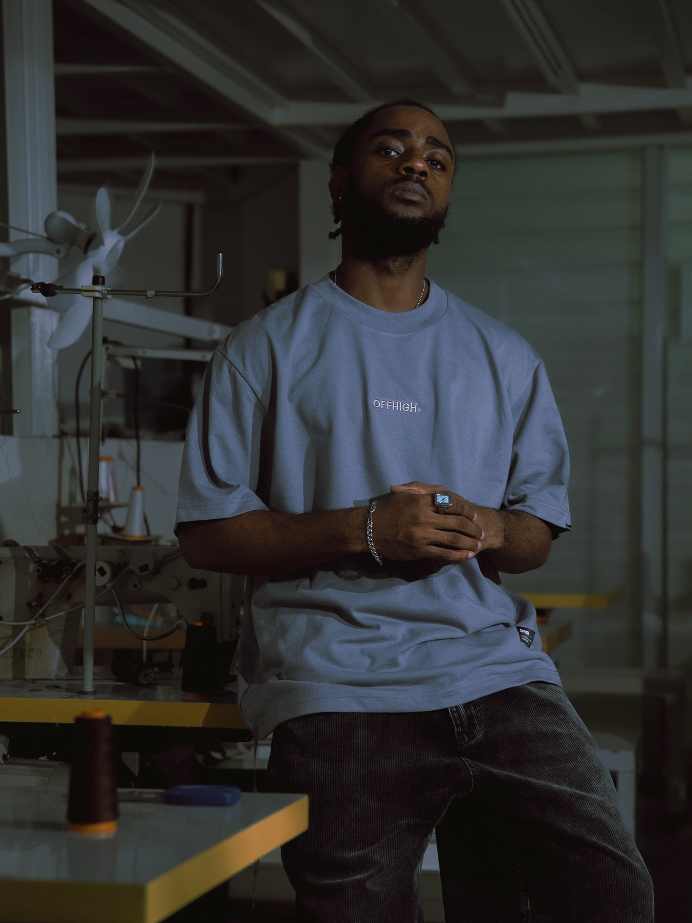 OFFHIGH SHADOW THREAD GRAY TSHIRT (BOXY FIT)