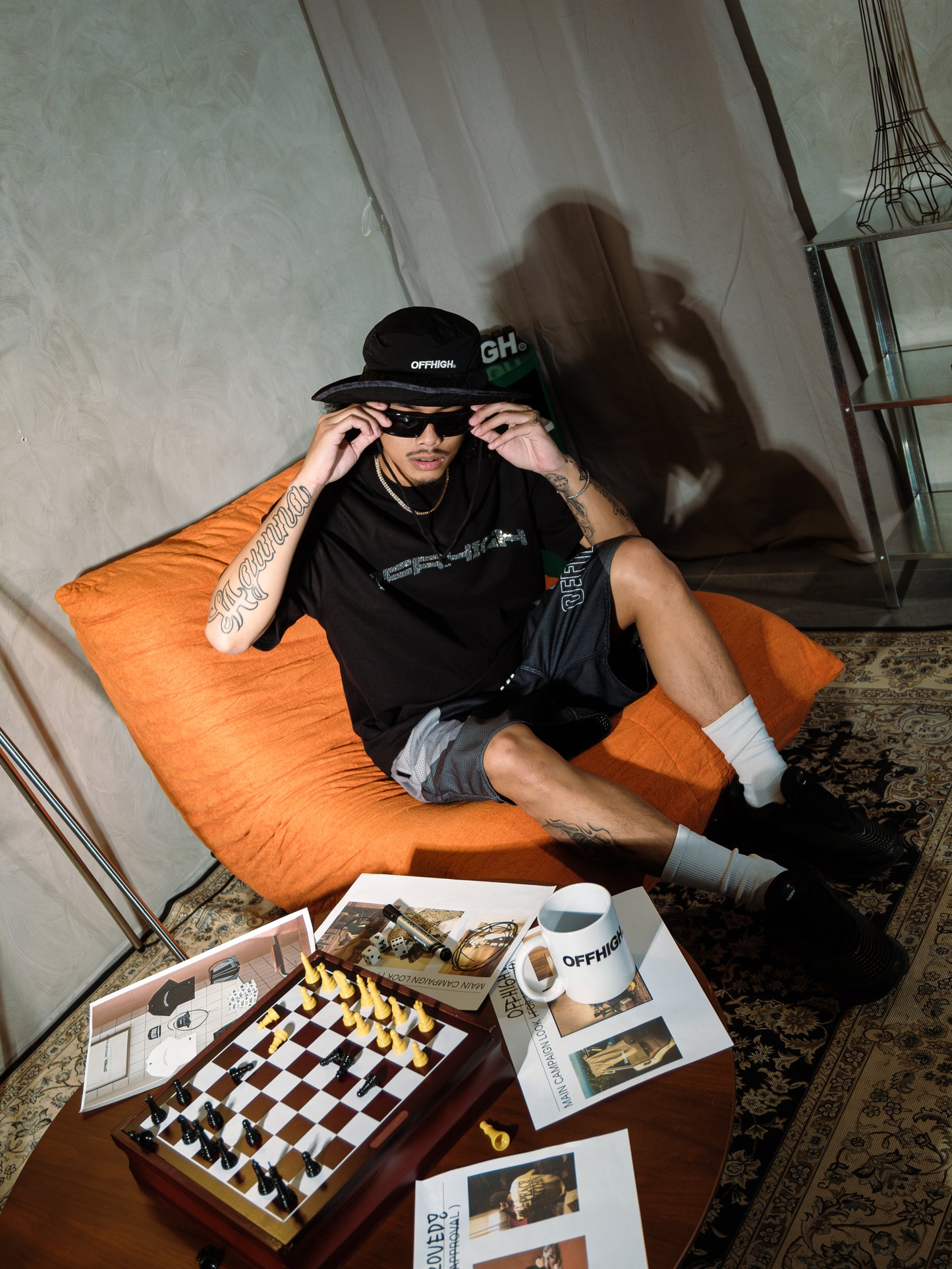 OFFHIGH RHINESTONES BLACK TSHIRT