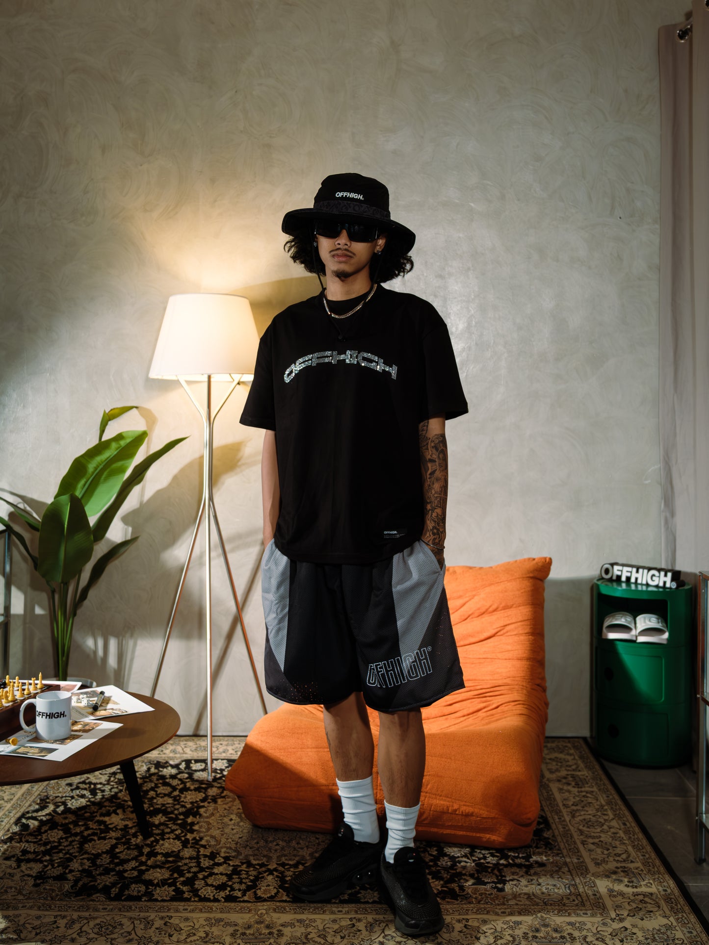 OFFHIGH RHINESTONES BLACK TSHIRT