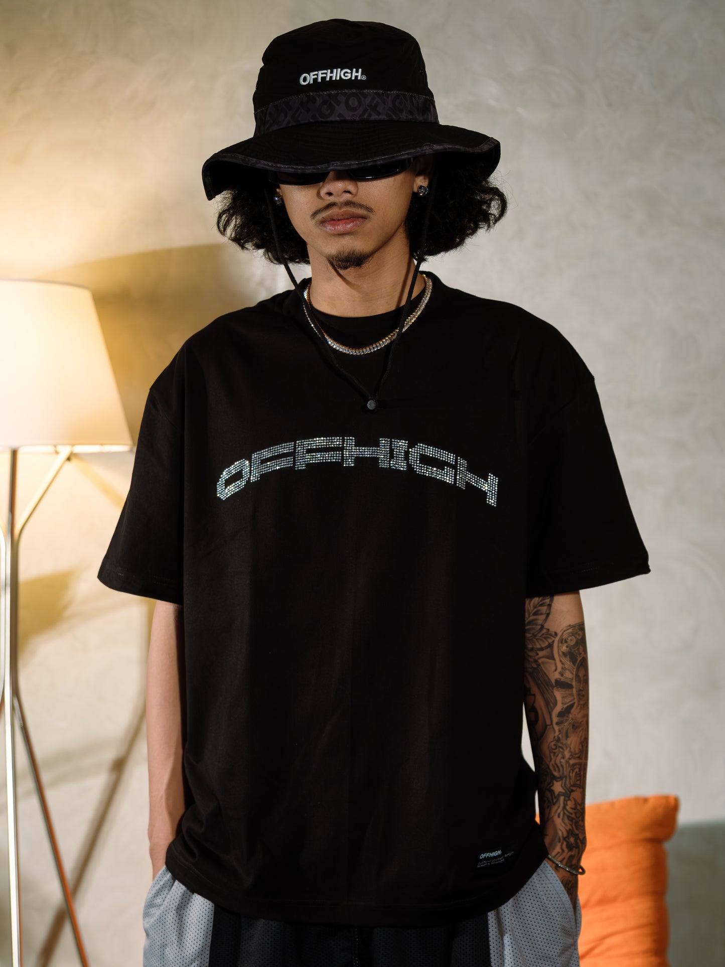 OFFHIGH RHINESTONES BLACK TSHIRT