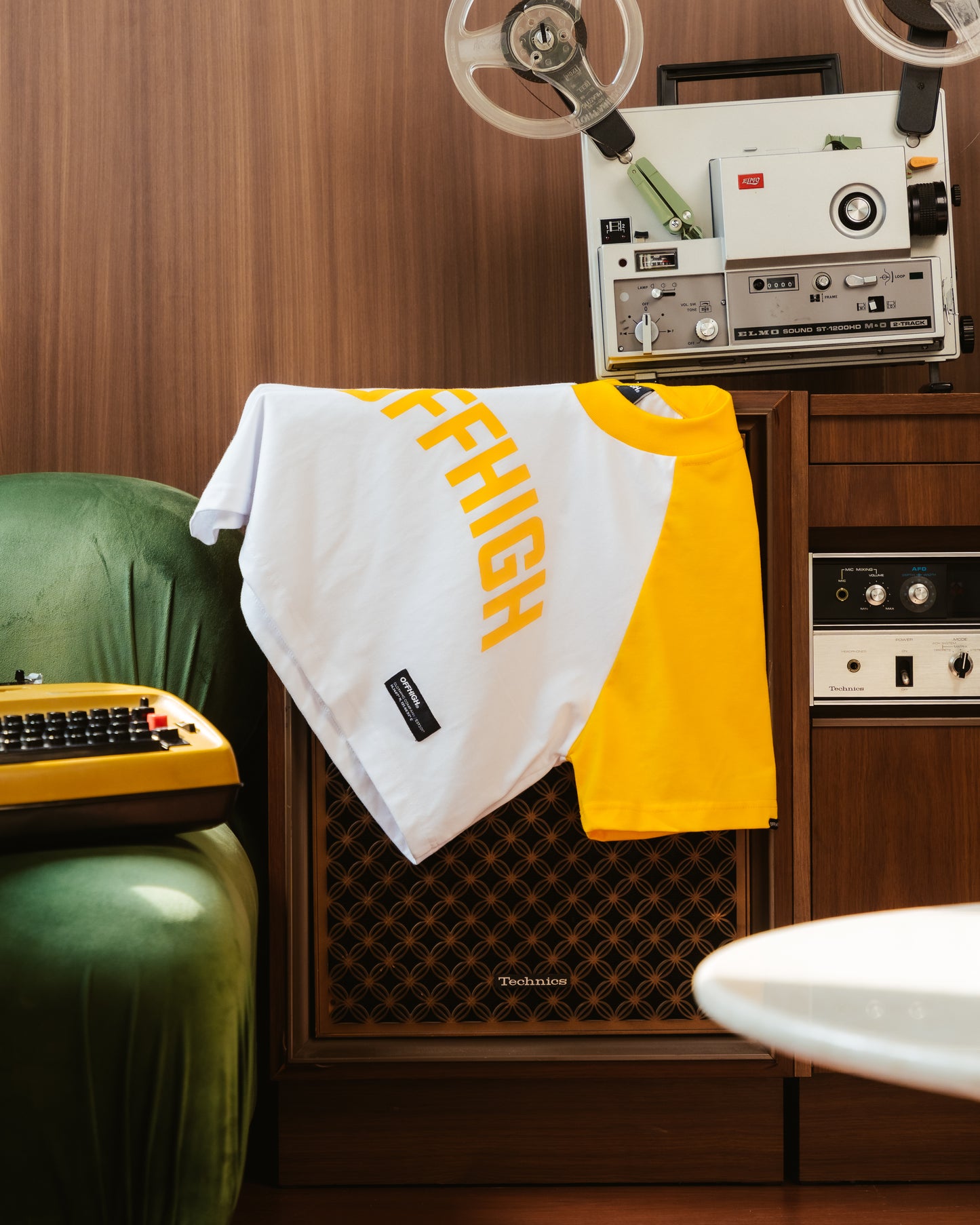 OFFHIGH RAGLAN GOLDIE CROP TSHIRT