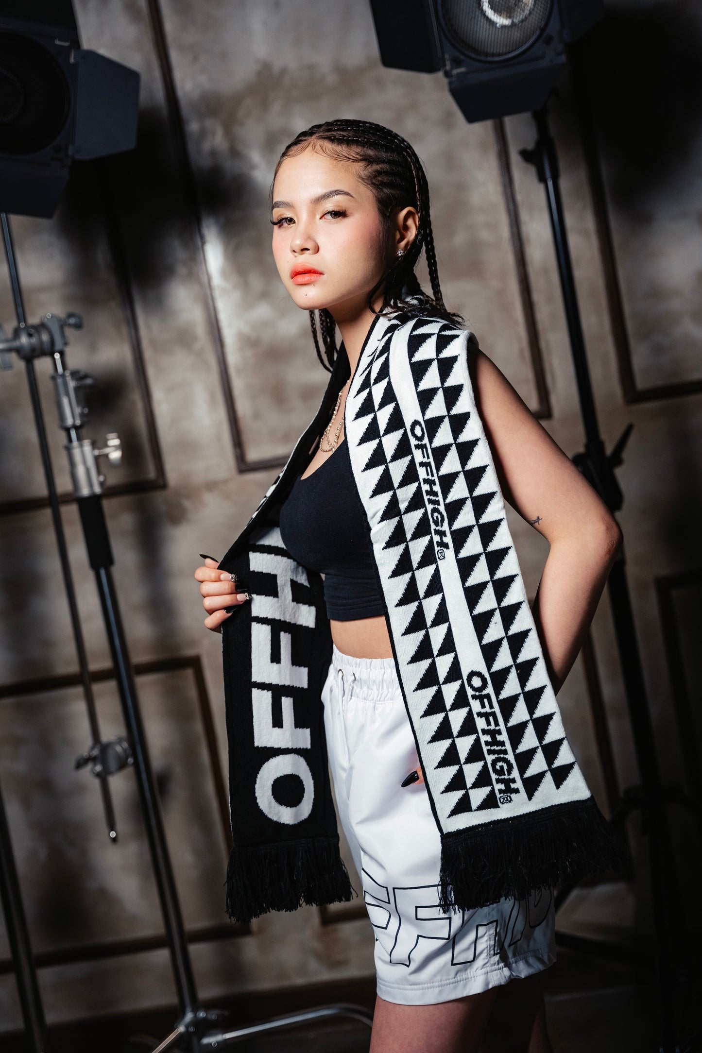 OFFHIGH WARMER BLACK & WHITE SCARF