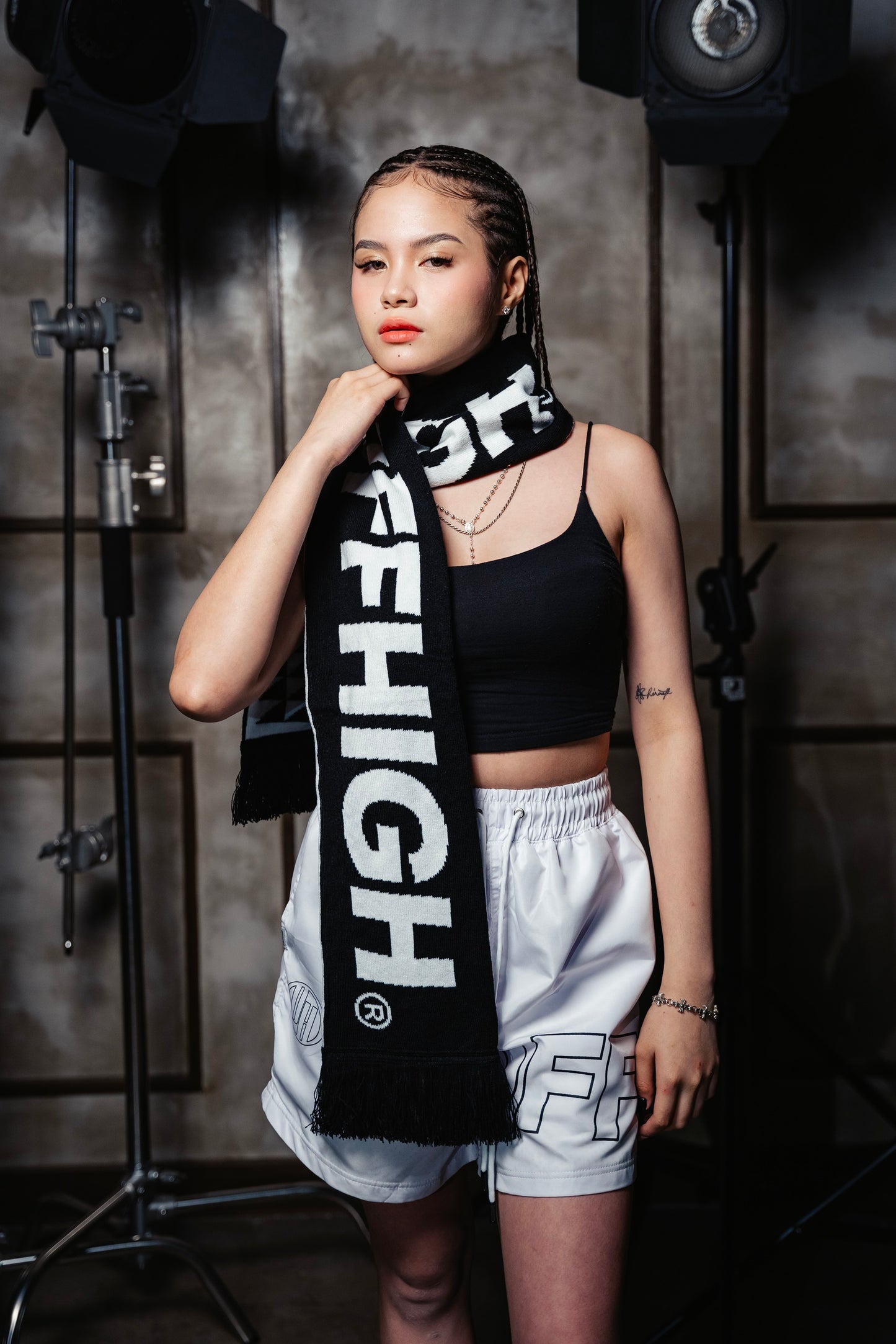 OFFHIGH WARMER BLACK & WHITE SCARF