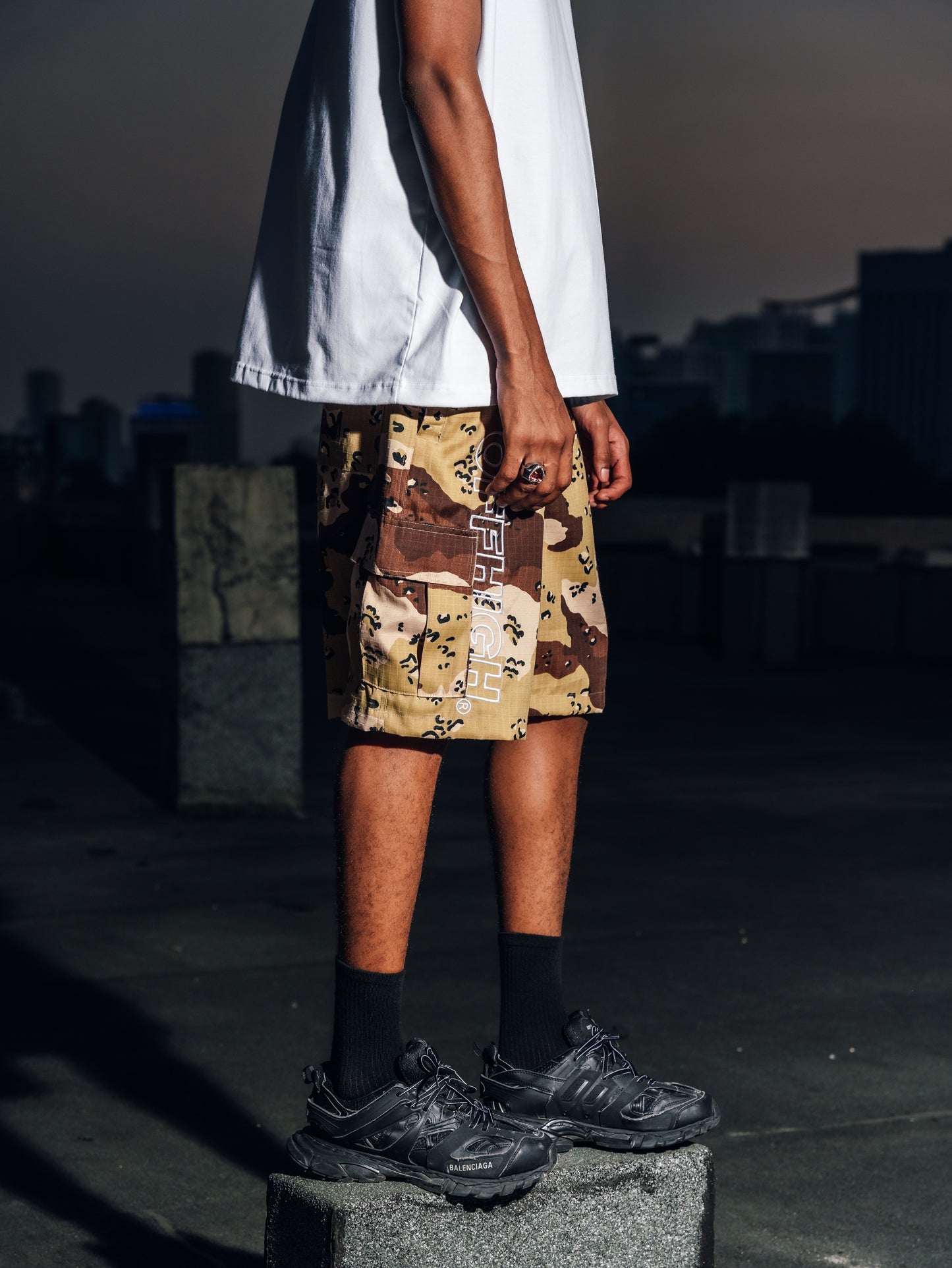 OFFHIGH DESERT CARGO SHORTS