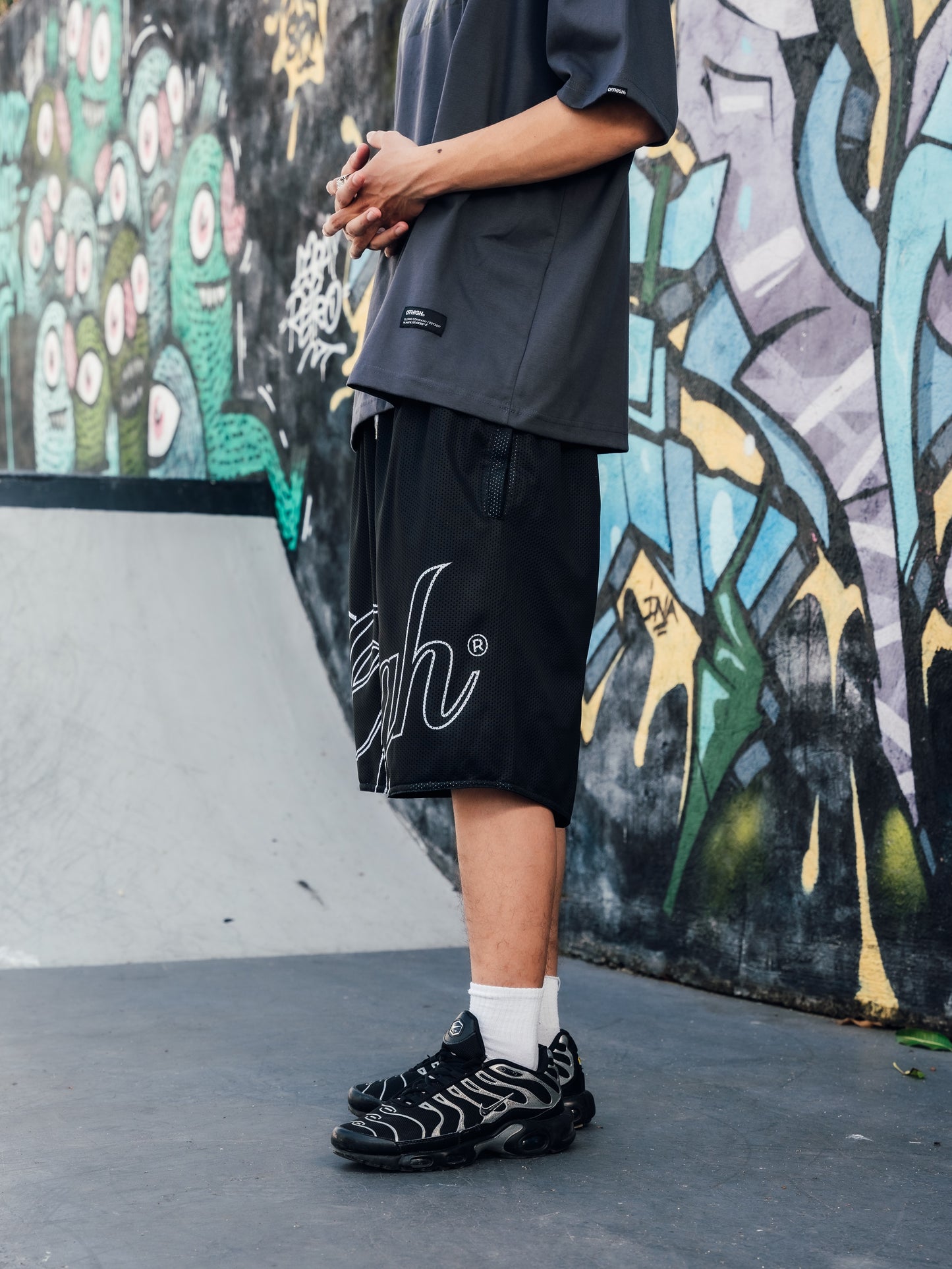 OFFHIGH SCRIPT BLACK MESH SHORT (NEW FIT)
