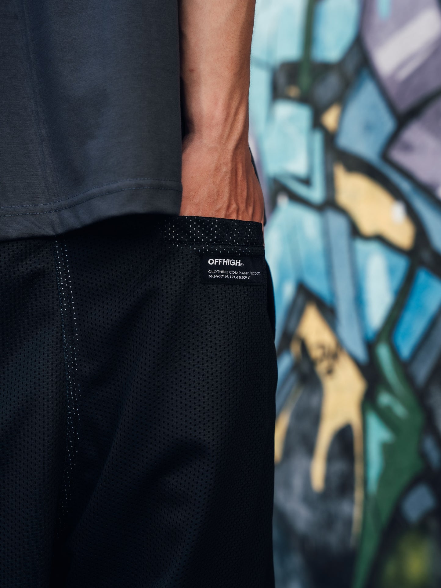 OFFHIGH SCRIPT BLACK MESH SHORT (NEW FIT)