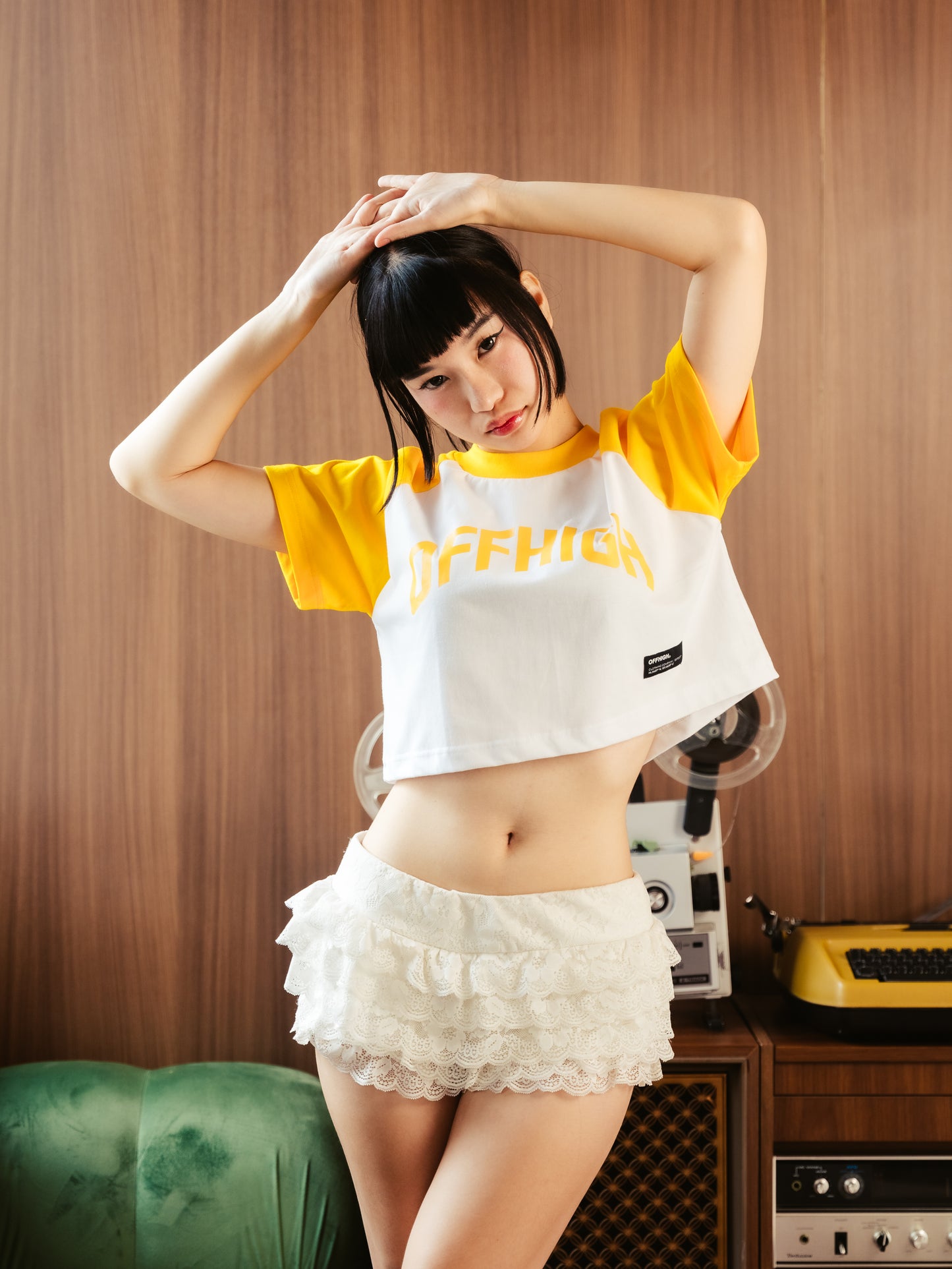 OFFHIGH RAGLAN GOLDIE CROP TSHIRT