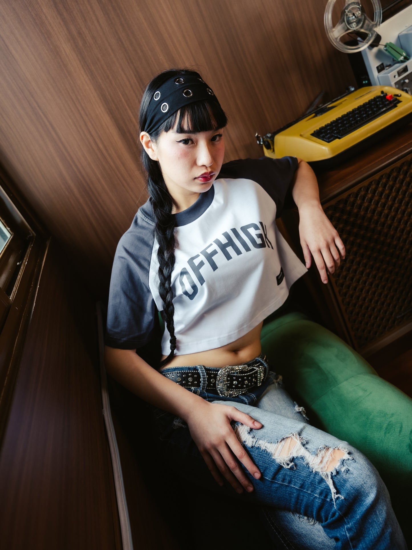 OFFHIGH RAGLAN CHARCOAL CROP TSHIRT