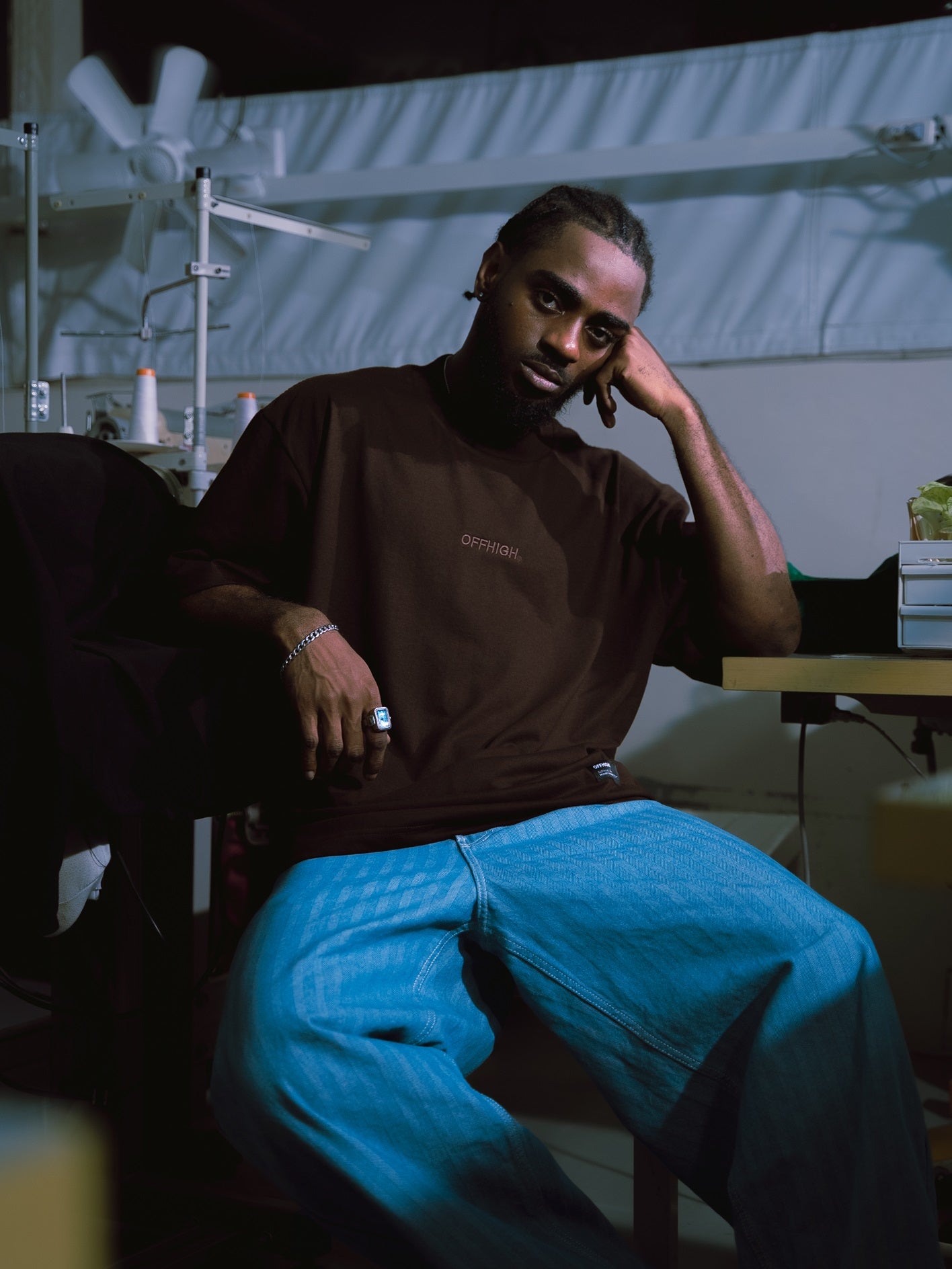 OFFHIGH SHADOW THREAD CHOCO TSHIRT (BOXY FIT)