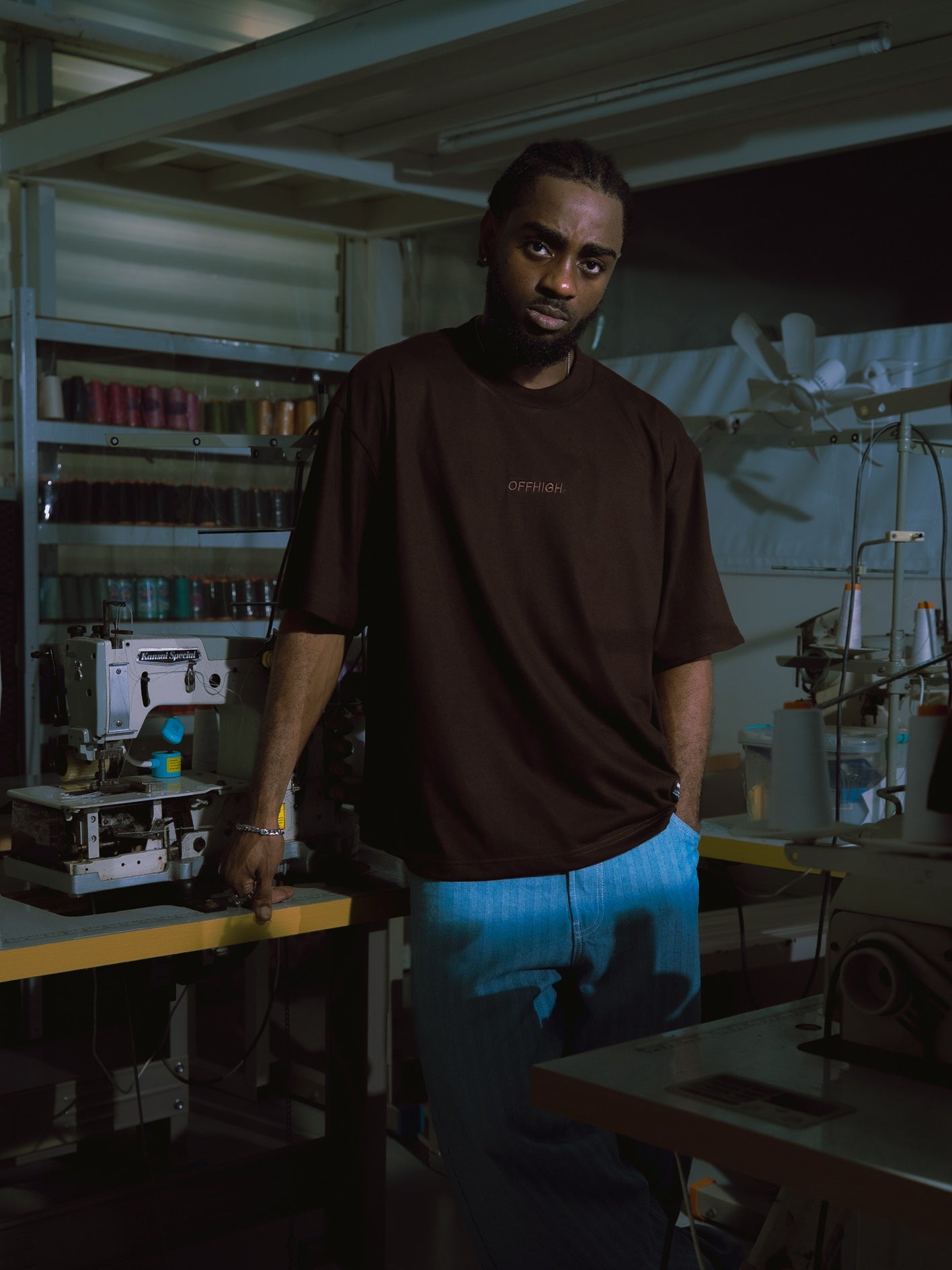 OFFHIGH SHADOW THREAD CHOCO TSHIRT (BOXY FIT)