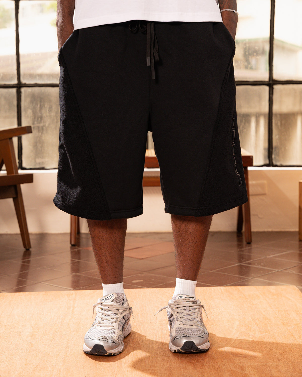 OFFHIGH TRACKS BLACK SWEATSHORTS