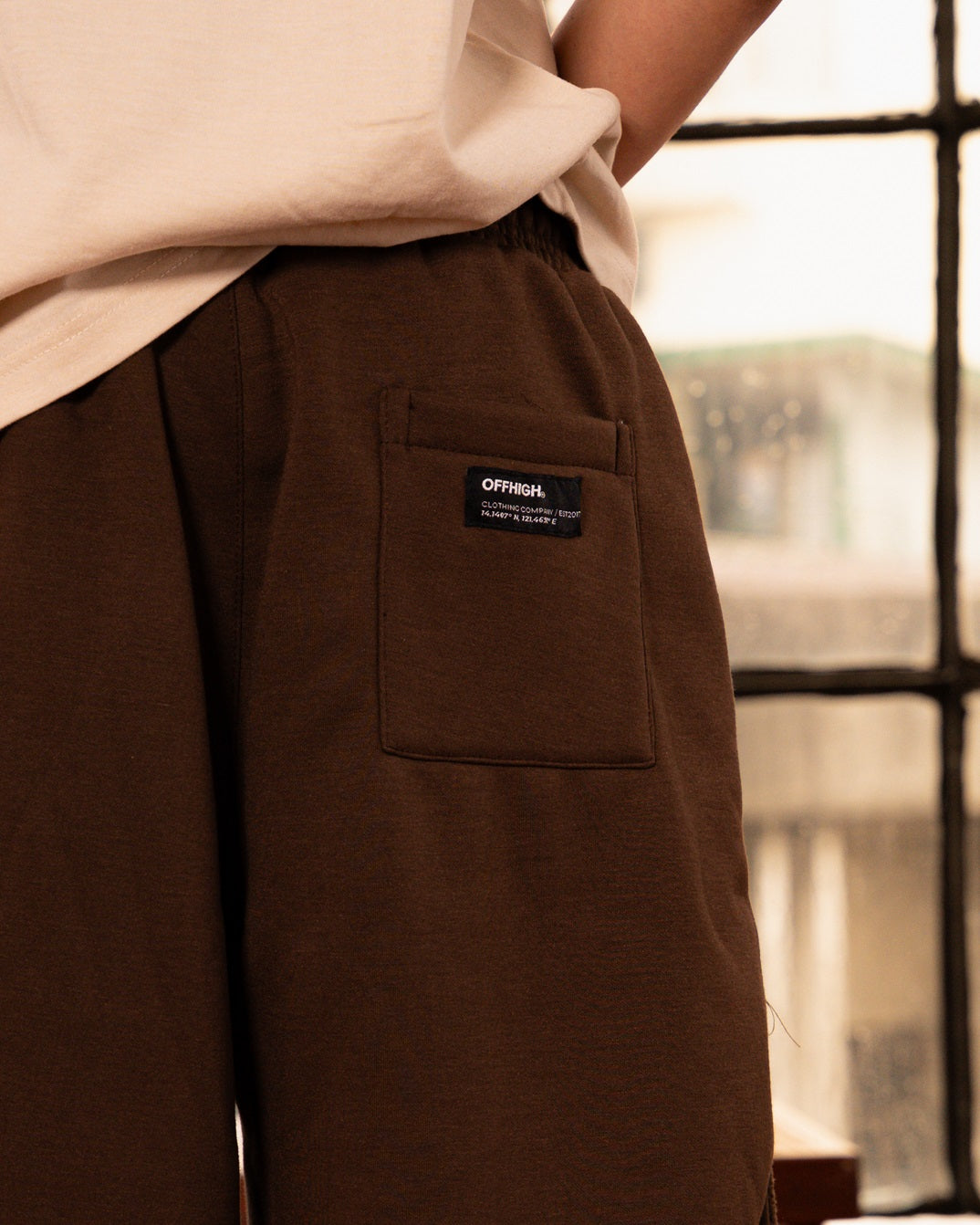 OFFHIGH TRACKS BROWN SWEATSHORTS