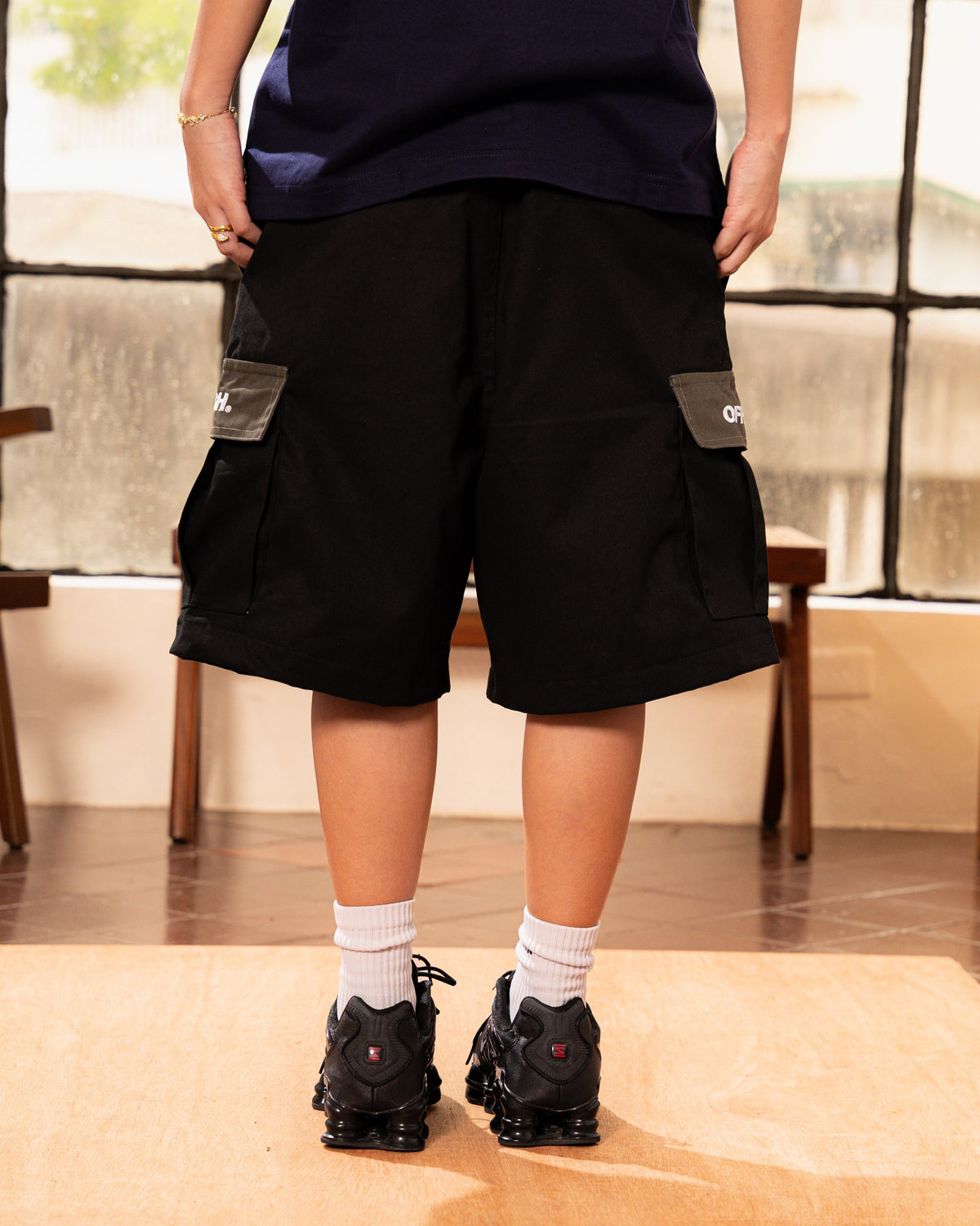 OFFHIGH SHIMMER BLACK CARGO SHORTS