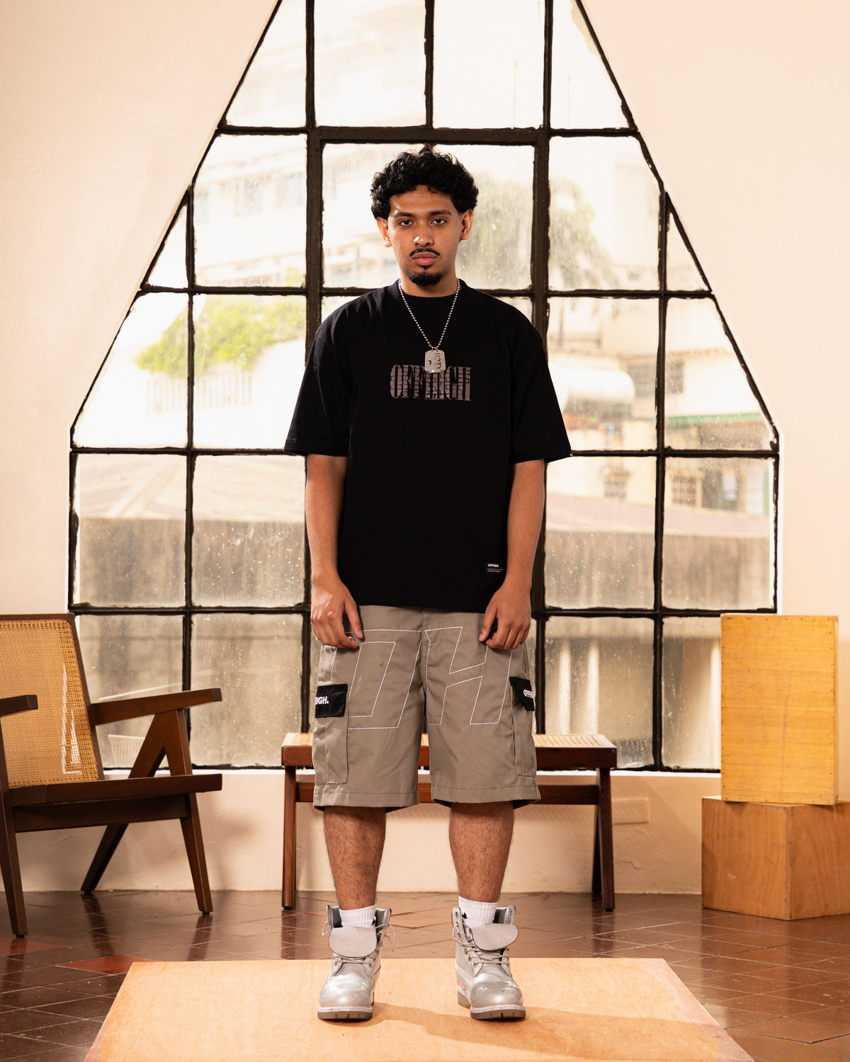 OFFHIGH SHIMMER GRAY CARGO SHORTS