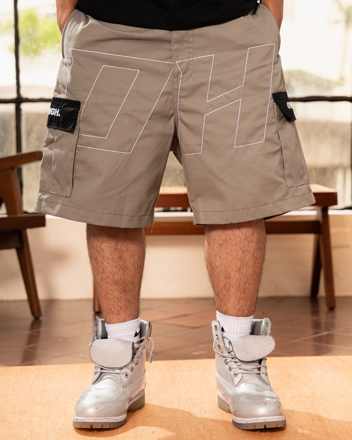 OFFHIGH SHIMMER GRAY CARGO SHORTS